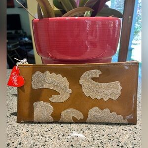 NWT-Rare Julie Mollo Cascatelli handmade Clutch with gold Zipper